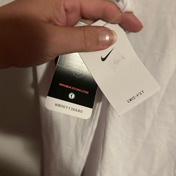 Nike top - Picture 4 of 5